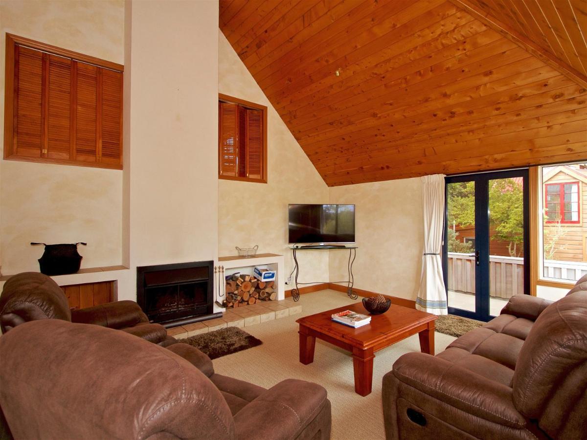 Ducks Crossing - Ohakune Holiday Home Екстериор снимка